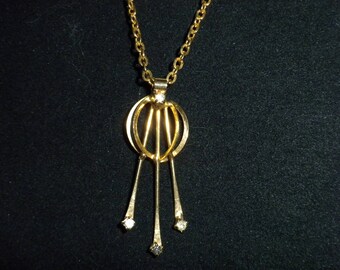 Vintage Necklace Gold Circle with three stones