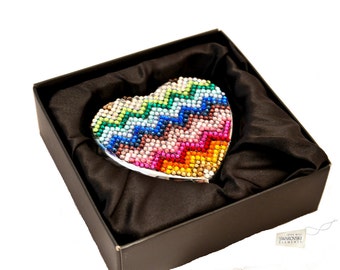 Swarovski ELEMENTS crystal compact pocket heart shape hinged multi rainbow pattern mirror