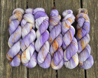 Purple Crocus// Super Sheepy Sock // 100% Wool Yarn // Non superwash yarn