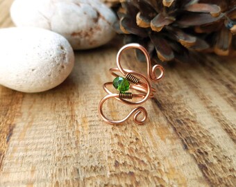 Copper Aries ring. Copper ring with green peridot crystal. Aries zodiac sign ring. Gift for her.