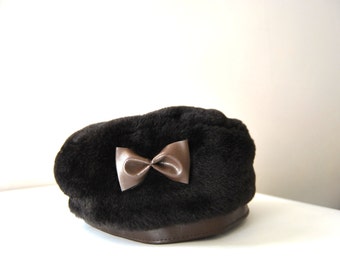 70s Faux Fur Beret With Vegan Leather Bow And Trim