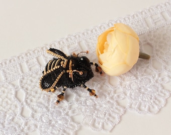 brooch insect Bumble bee brooch Bee pin - embroidered brooch Bee brooch, bumblebee pin, Honey bee brooch, bumblebee brooch, Gold bee brooch