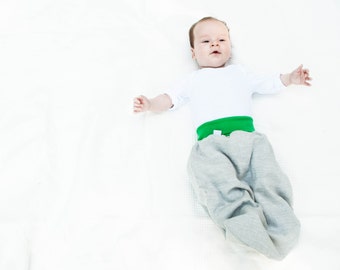 Grauer Strampelsack für Babys, Pucksack, Bio Baumwolle Schlafsack, grün, Hipster Baby, Geschenk für Neugeborene, Baby Shower