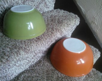Vintage Pyrex Nesting Mixing Bowl Set - Pyrex Bowls - Green and Rust Pyrex Mixing Bowls - Pyrex 404 and 403 Bowls - Vintage Pyrex