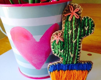broderie/broche cactus broderie broderie-brodé-ara main/cactus/broderie/broderie/broche/broches/épingles-brodé broche /
