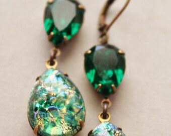 Vintage Emerald Opal Earrings,Emerald Green Glass Fire Opal,RARE,Swarovski Earrings,Faux Opal Earrings,Opal Jewelry,Hourglass,Rhinestone