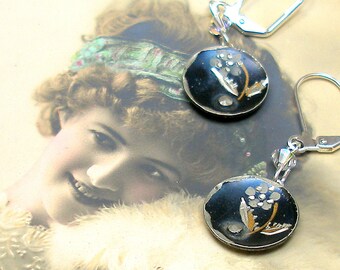 1800s BUTTON earrings, Victorian brite cut flowers on silver. Antique button jewellery.