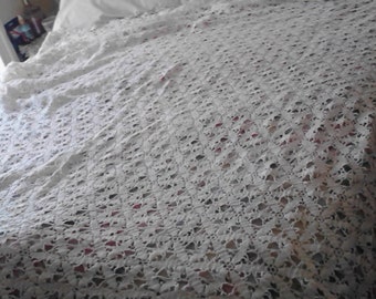 Vintage Hand-Crocheted Starry Tablecloth ECS