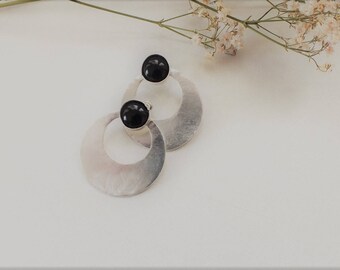 Sutaio Handmade earrings, Sterling silver 925, Minimal earrings, Circle earrings, Black gemstone