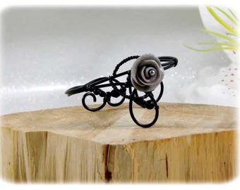 Flower bracelet black and grey beads fimo aluminum wire