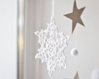 Snowflakes decorations Christmas tree ornaments Crochet snowflakes decorations Christmas decoration winter decor Set of 5 Garland