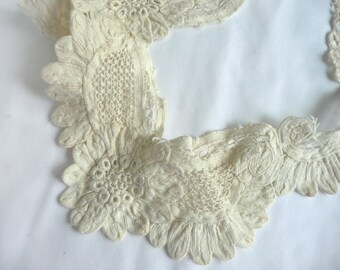 Antique lace collar - French lace collar - antique guipure lace collar - cream guipure lace - French guipure lace - Edwardian lace