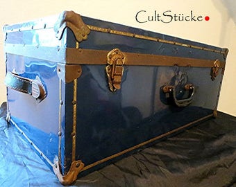 Grand Vintage Travel Suitcase cabin trunk, Canada