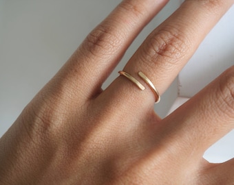 Simple Gold Ring . Dainty Gold Ring . Minimalist Ring . Rose Gold Line Ring . Silver Stacking Ring