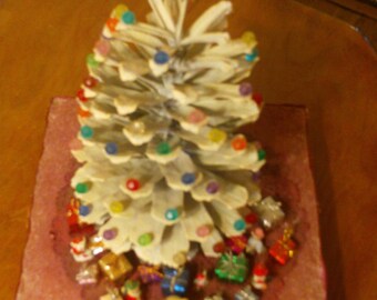 Pinecone Christmas Tree