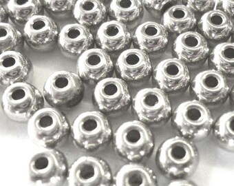 Shiny Round Beads in Silver Tone Metal, 4mm Beads, Spherical Beads, Ball Beads, Shiny Beads - Packs of Forty - H689
