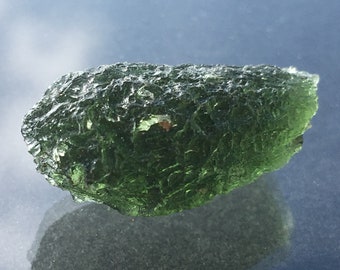 Moldavite from Czech Republic , 5.43 g , nice sculptured piece