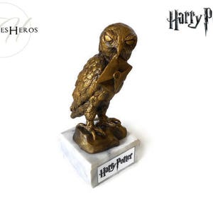 Figurine harry potter - hibou - socle en marbre - Fait main en pâte polymère super sculpey -