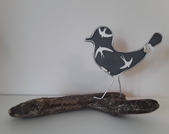 Bird sculpture, wire