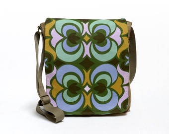 Tonya - Canvas Messenger Bag | cross body bag | retro shoulder bag upcycled with original vintage fabric by EllaOsix