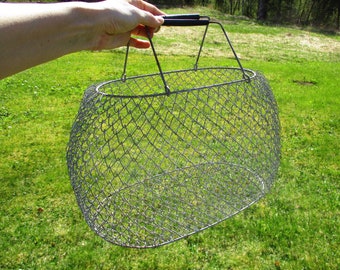 Wire Egg Basket, Vintage Collapsible Basket, Primitive Market Basket, Country Farmhouse Kitchenalia Soviet Union