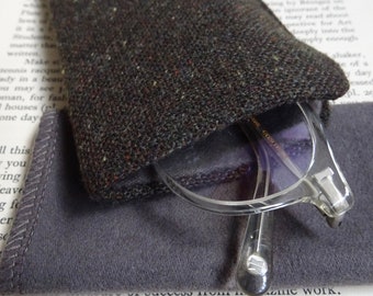 Glasses Case Green Donegal Tweed with cleaning cloth