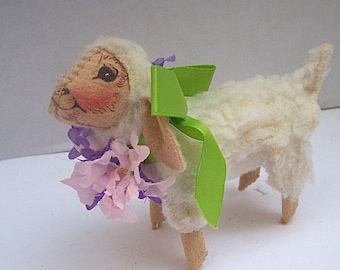 1991 ANNALEE Mobiltee Happy EASTER Holiday LAMB / Sheep Figurine Decoration