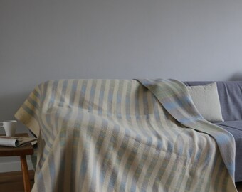 Decorative Wool blanket / Wool Throw with checkered design / Woolen Blanket - Vintage
