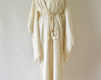 Cream silk ceremonial Kimono. Art Deco ecru Japanese kimono. Off white robe. Jacquard Silk Kimono. Bride silk duster. Minimalist kimono