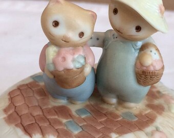 2 Cats With Flower Baskets Music Box