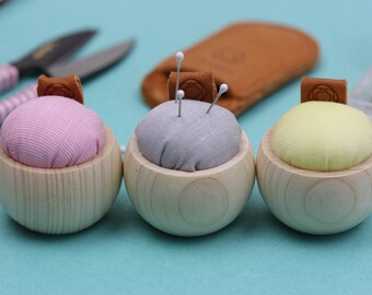 Pincushion, pin cushion, sewing, sewing accessories, notions, quilting, embroidery, cross stitch, needlepoint, Japanese, Japanese craft tool