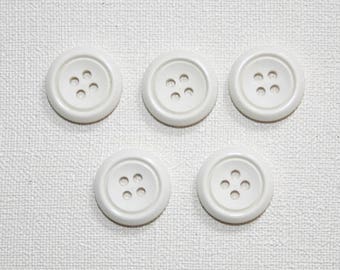 Set of 5 round vintage buttons. White buttons. B43