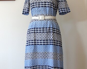1960s McMullen Cotton Floral Shirtdress // Medium or Large
