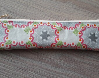 Brush teeth or pencil case.
