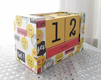 Perpetual Calendar, Wooden Block Calendar, Handmade Calendar, Emoji Faces, Smile Face, Girl Bedroom Decor Handmade, Heart Eyes, Cry Eyes