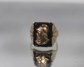 10k - Vintage Art Deco Mens Roman Soldier Cameo Black Onyx Ring in Yellow Gold - Size 10.25