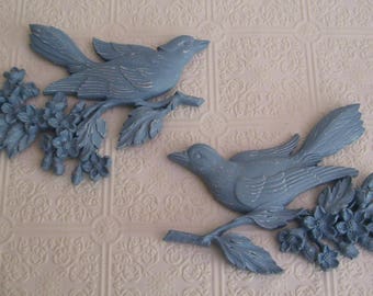 2 Vintage Cottage Chic bird wall hangings Plaques Painted Shabby Chic Distressed Birds Wall decor Home decor Syroco Farmhouse decor Blue