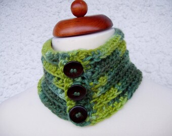 Neckwarmer, cashmere and silk, buttoned neckwarmer, cashmere neckwarmer, green neckwarmer, crochet neckwarmer, crochet collar