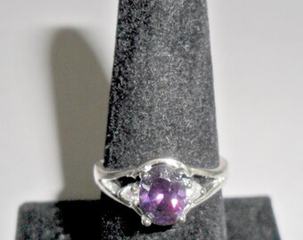 Pretty delicate vintage ladies' sterling silver ring with purple and clear rhinestones size 7 1/2