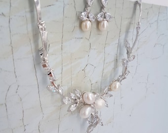 Pearl bridal set, bridal jewelry set, pearl necklace, pearl jewelry set, wedding jewelry set, cz bridal set, bridal jewelry, pearl set ZARA