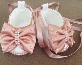 Pink birthday shoes | Rhinestoned baby shoes | Pink baby shoes with bowknots
