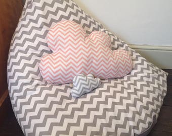Large pyramid bean bag