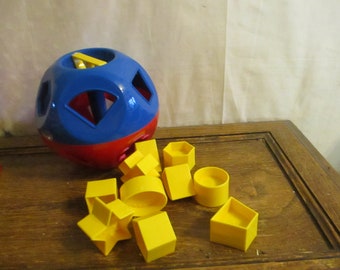 Tupperware Ball O Shapes Tupperware Toy includes 10 shapes