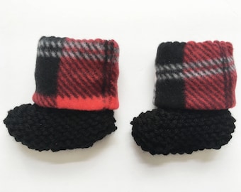 buffalo plaid baby booties, buffalo plaid baby booties, knit plaid baby booties, lumberjack baby shoes, lumberjack plaid booties