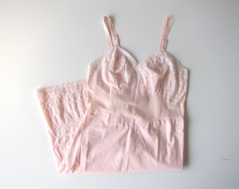 Vintage Pale Pink Slip Long Eyelet Dress Vintage Lingerie Nightgown Nightie Night Gown 50s Pin Up Empire Waist Womens 36 Small / Medium