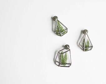 Terrarium brooch . Mothers day gift. Mothers day jewelry. Terrarium pin. Pressed flower brooch. Botanical brooch. Minimalist brooch.