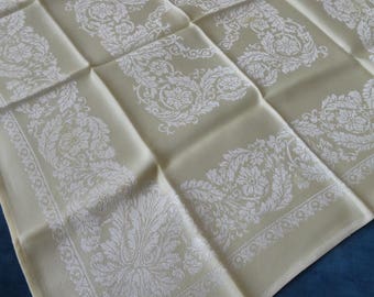 Set of 6 Vintage Pale Lemon Damask Napkins