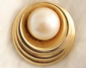 Vintage Gold And Pearl Scarf Or Sweater Clip . Unsigned