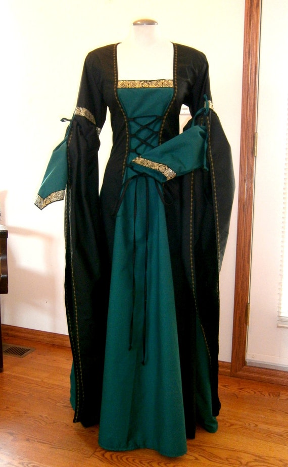 Custom order Medieval Dress Renaissance Fairs Gown LARP