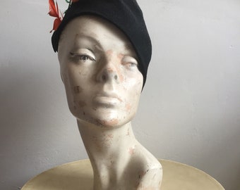 1940s tilt hat with feathers